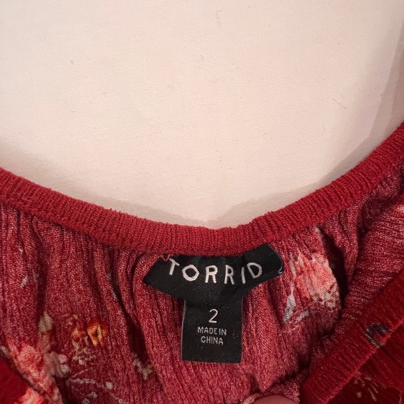 Torrid 2X cold shoulder Spring/Summer top - Picture 3 of 4